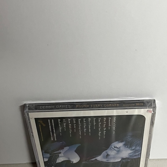 Vintage 1998 Debbie Davies Round Every Corner CD Sealed Blues Folk Rock Music - Picture 7 of 9